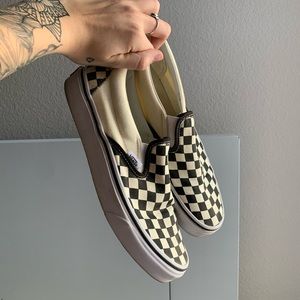Classic slip on checkered Vans black cream 9.5